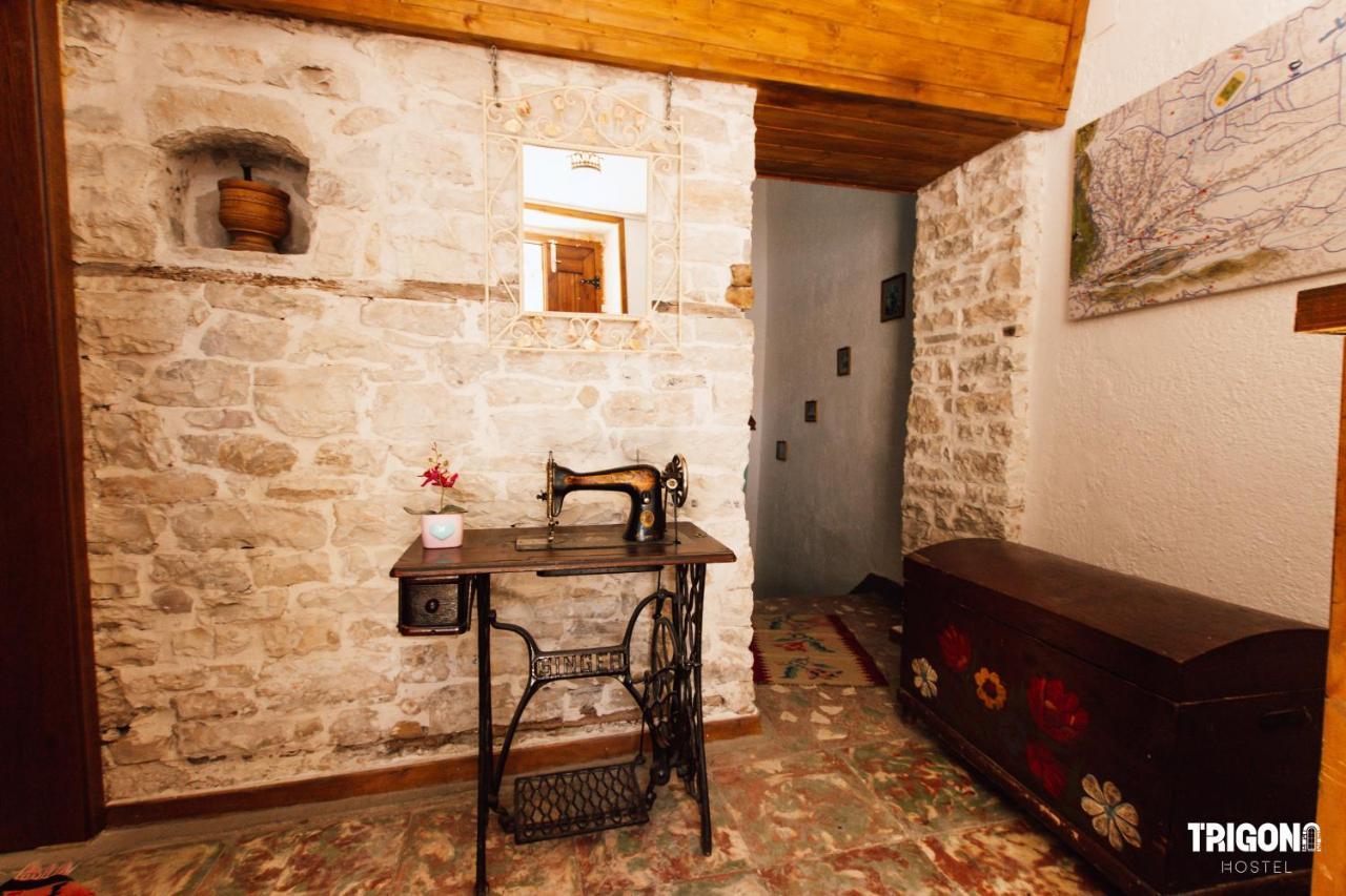 Trigona Hostel Gjirokastër Exterior foto