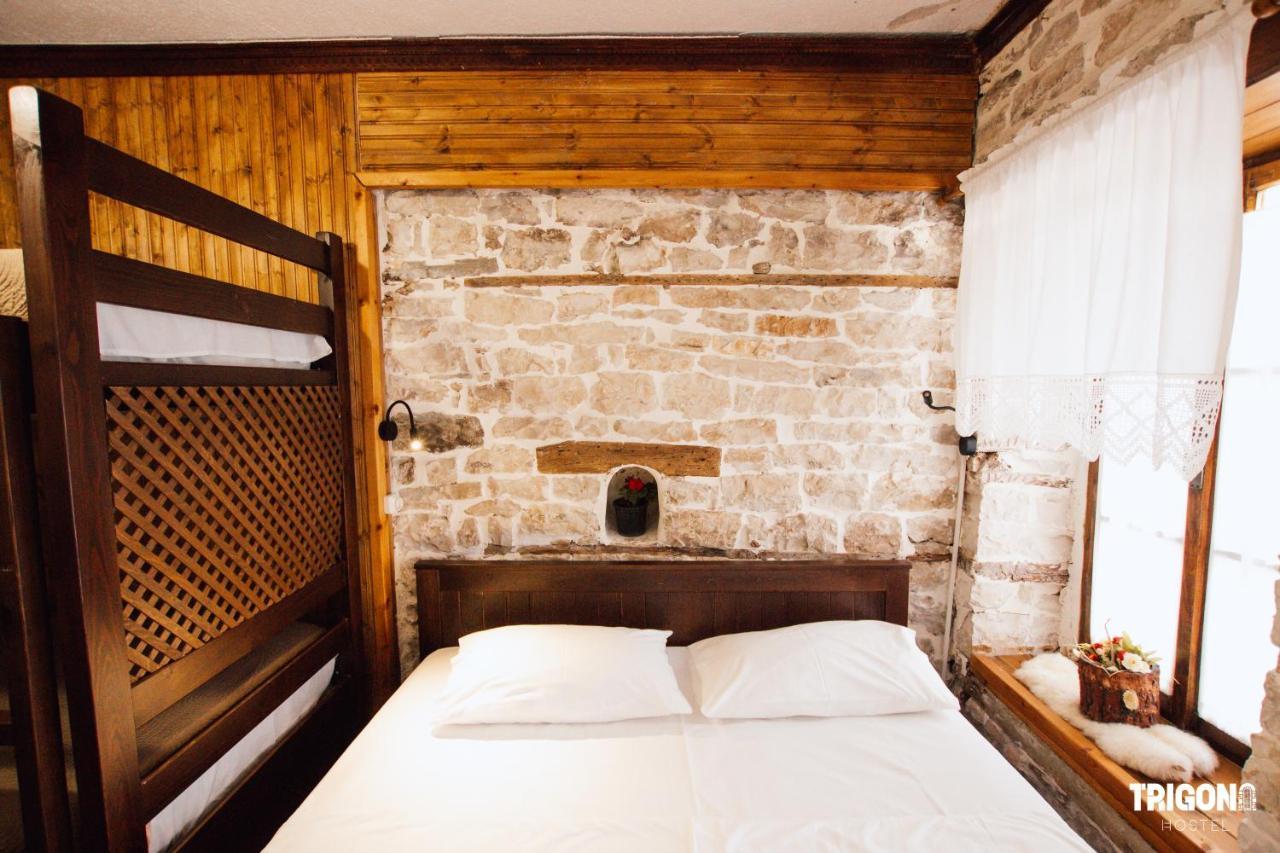 Trigona Hostel Gjirokastër Exterior foto