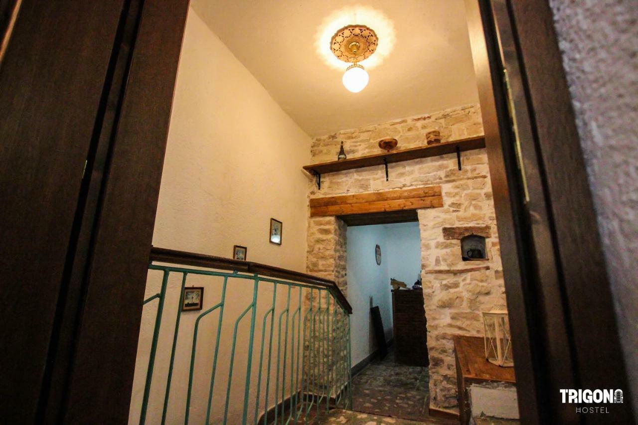 Trigona Hostel Gjirokastër Exterior foto