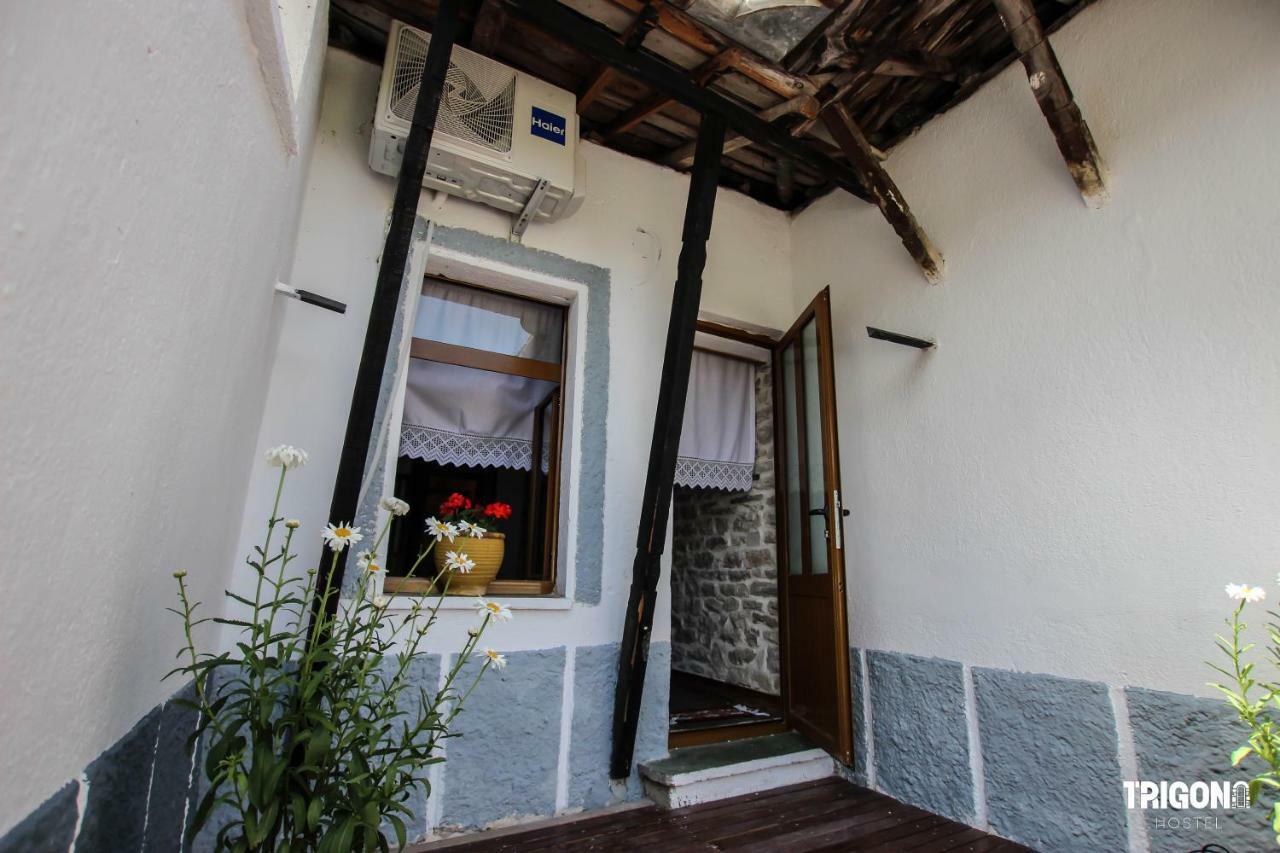 Trigona Hostel Gjirokastër Exterior foto