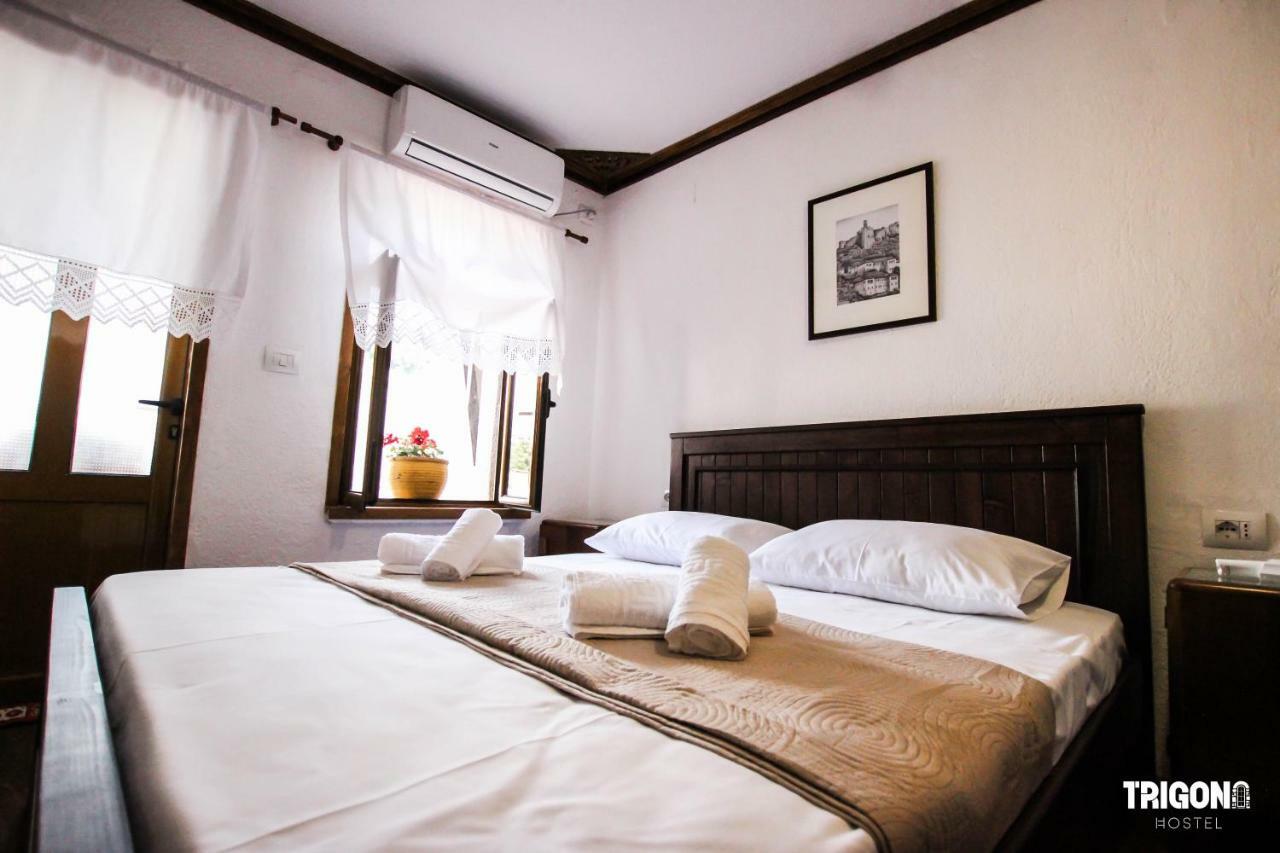 Trigona Hostel Gjirokastër Exterior foto